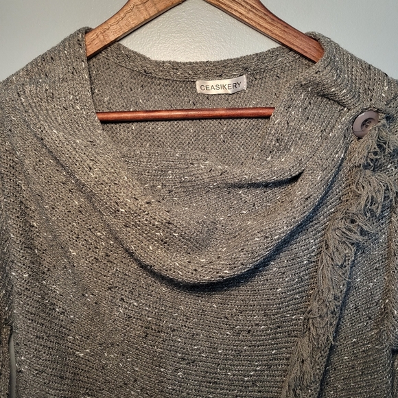 Ceasikery Asymmetrical Fringe Hem Faux Wrap Sweater Womens Size M Pullover Gray - Picture 2 of 12